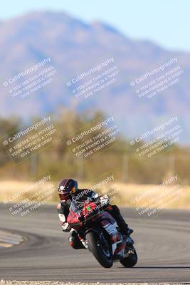media/Jan-10-2025-CVMA Friday Practice (Fri) [[489e0da257]]/Group 4 and Trackday/Session 5 (Turn 7)/